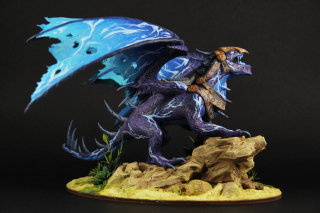 Rzeźby przedstawiające stworzenia z gry World of Warcraft