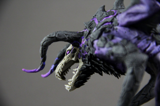 Rzeźby przedstawiające stworzenia z gry World of Warcraft