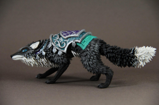 Rzeźby przedstawiające stworzenia z gry World of Warcraft