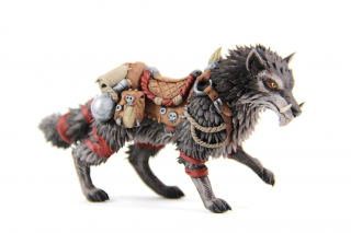 Rzeźby przedstawiające stworzenia z gry World of Warcraft