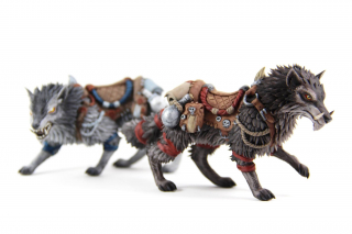 Rzeźby przedstawiające stworzenia z gry World of Warcraft