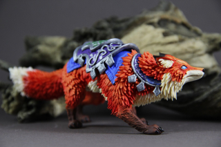 Rzeźby przedstawiające stworzenia z gry World of Warcraft