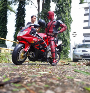 Życie codzienne z superbohaterami - zdjęcie