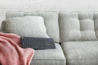 Logitech K400+