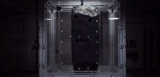 Monolit - znany z serialu "Agenci T.A.R.C.Z.Y." artefakt, zbudowany z czarnej materii; sam w sobie służy za portal do innych światów, potrafi również zniszczyć całą ziemską populację Inhumans