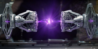 Kamień Mocy - umożliwia właścicielowi dostęp do potężnej siły, niszczenia całych planet