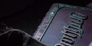 Darkhold - znany z serialu "Agenci T.A.R.C.Z.Y." artefakt, który potrafi manipulować energią z mrocznego wymiaru; większość swoich poprzednich właścicieli zamienił w duchy