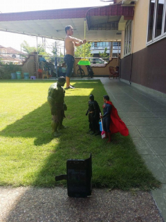 Życie codzienne z superbohaterami - zdjęcie