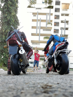 Życie codzienne z superbohaterami - zdjęcie