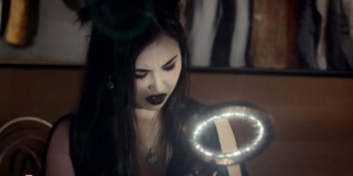 Staff of One - w połączeniu z krwią właścicielki pozwala stworzyć w zasadzie zrealizować w zasadzie każdy pomysł czy wizję; z serialu "Runaways" dowiadujemy się jednak, że mogą go używać jedynie Tina Minoru i jej córka, Nico