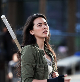 W komiksach Colleen Wing nigdy nie weszła w posiadanie mocy Iron Fista; co ciekawe, w zasadniczym świecie Marvela nie była także związana z Dannym (w serii Ultimate wzięli z kolei ślub i mieli dziecko)