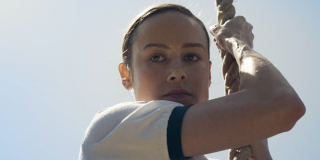 Niepozorna scena z treningu może być traktowana jako symbol zmiany warty w MCU; zwróćmy uwagę, że poniekąd przywodzi ona na myśl pierwsze treningi Kapitana Ameryki; co ciekawe, w tej sekwencji pojawia się także namiot cyrku - podobny wątek nigdy nie został wykorzystany w komiksach