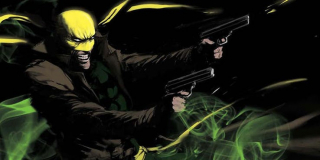 Davos zwłoki Iron Fista otrzymał od postaci określonej jako Orson Randall; w komiksach był on Żelazną Pięścią tuż przed Randem; dał się poznać głównie z używania pistoletów (zapewne stąd ostatnia scena 2. sezonu); ostatecznie zrzekł się tytułu, pozorując jeszcze własną śmierć