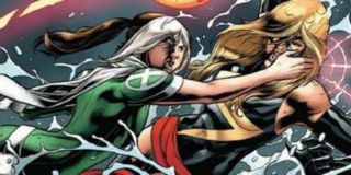 Swego czasu Rogue i Ms. Marvel zmierzyły się na moście Golden Gate - pierwsza z nich użyła swojej zdolności absorbowania mocy przeciwników; sęk w tym, że wraz z nią zabrała Danvers wspomnienia i osobowość, co doprowadziło do poważnych problemów z kondycją psychiczną u Rogue; samą Ms. Marvel w tym pojedynku uratowała Spider-Woman