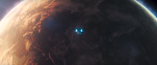 Powyższe ujęcie pokazuje najprawdopodobniej statek grupy Starforce wracający na macierzystą planetę; nie możemy wykluczyć, że to właśnie w nim Carol Danvers ostatecznie ucieknie i trafi na Ziemię