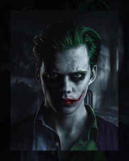 Bill Skarsgard jako Joker
