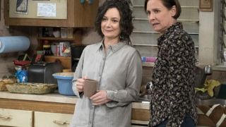 Laurie Metcalf i Sara Gilbert - 375 tysięcy dolarów za odcinek The Conners