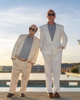 Jessica Simpson i Eric Johnson jako Danny DeVito i Arnold Schwarzenegger z filmu "Bliźniacy"