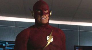 W prologu do crossoveru pojawia się John Wesley Shipp jako Barry Allen - przypomnijmy, że aktor portretował już Flasha w serialu z początku lat 90.