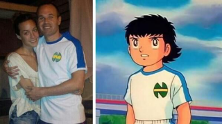 Andres Iniesta z koszulce Nankatsu