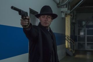 Inspiracją dla stworzenia postaci Johna Pilgrima stał się komiksowy Mennonite - religijny Amisz, który również chce uleczyć swoją chorą żonę; przyjmuje zlecenia na Castle'a w zamian za obiecany dla kobiety lek; Mennonite nie jest jednak powiązany z ekstremistycznymi ugrupowaniami, co z kolei sugeruje serial