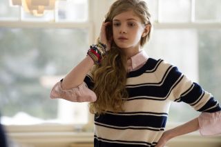 Elena Kampouris