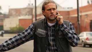 Charlie Hunnam jako Carlisle