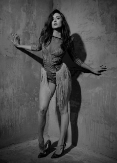 Nina Dobrev - zdjęcia