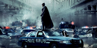 9. Mroczny Rycerz powstaje - 448,1 mln USD w USA (41,3%) i 636,8 mln USD poza USA (58,7%)