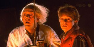 Michael J. Fox – gwiazda filmu Powrót do przyszłości wcielała się w postać nastolatka Marty’ego McFly’ego, który jak wcześniej wymienieni, także uczył się w szkole średniej. I to pomimo faktu, że aktor miał wówczas 24 lata.