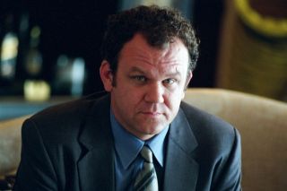 John C. Reilly jako Charlie, ojciec Belli