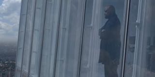 Akcja przenosi się do Londynu - Fury znajduje się w wieżowcu Shard, jednym z najbardziej rozpoznawalnych budynków w stolicy Wielkiej Brytanii; warto dodać, że w prawdziwym świecie został on ukończony w 2012 roku i oddany do użytku rok później, a wokół niego powstało mnóstwo spiskowych teorii, według których w Shard mieszczą się siedziby organizacji szpiegowskich