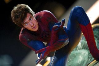 Andrew Garfield – widać Sony nie potrafiło nauczyć się na błędach i do postaci Petera Parkera znowu zatrudniono aktora, który wiekiem nie pasuje do nastolatka. Garfield miał wówczas 28 lat.