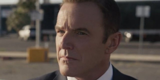 Phil Coulson pozostaje tajemnicą. Zdradzono jedynie, że zobaczymy jak poznali się z NIckiem Furym
