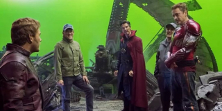 Robert Downey Jr. odmówił założenia na planie specjalnego stroju do motion capture - wolał pokazać się w dresowych spodniach i górnej części zbroi Iron Mana