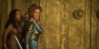 W filmie "Thor: Mroczny świat" mieliśmy zobaczyć scenę, w której Odyn nawet przez chwilę nie chce pomóc swojej żonie; Frigga w pierwotnym planie miała umrzeć na oczach Odyna, któremu bardziej zależałoby na ochronie Kamienia Rzeczywistości
