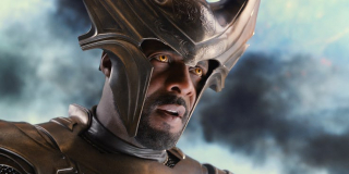 Idris Elba - Heimdall w MCU i ksiądz Moreau w filmie "Ghost Rider 2" (zagrał także z Evansem w filmie The Losers: Drużyna potępionych)