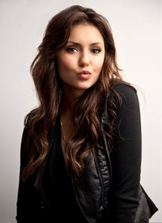 Nina Dobrev - zdjęcia