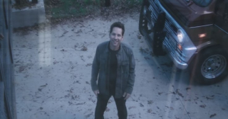 Paul Rudd jako Ant-Man - na krótkiej liście kandydatów do roli znalazły się dwa nazwiska: Rudda i Josepha Gordona-Levitta; według spekulacji o wyborze Rudda zadecydowało to, że drugi z aktorów wciąż wahał się w kwestii przyjęcia roli