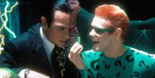 Tommy Lee Jones - Harvey Dent w "Batman Forever", pułkownik Phillips w MCU i główny bohater we "Facetach w czerni"