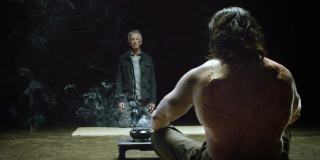 Stone - pojawia się w 1. sezonie "Daredevila", gdy spotyka się ze Stickiem po wyeliminowaniu Czarnego Nieba; w komiksach Stone był pupilem Sticka