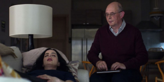 Ringmaster - psychiatrą Jessiki Jones jest doktor Maynard Tiboldt; w komiksach był on szefem obwoźnego cyrku, znanym przestępcą i hipnotyzerem znanym jako Ringmaster