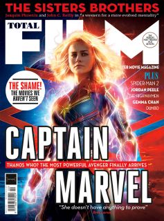 Kapitan Marvel - okładka Total Film