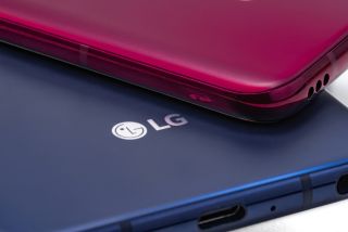 LG V40 ThinQ 004