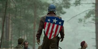 Choć MCU sugeruje, że Cap jest pierwszym z Avengers, w komiksach nie wchodził w skład oryginalnej drużyny