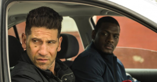 1. sezon zadebiutował o godz. 3:00 w strefie czasowej, w której znajduje się Nowy Jork; ten fakt i tytuł odcinka, 3 AM, miał odnosić się do faktu, że mniej więcej o tej godzinie Frank budził się z koszmaru przypominającego mu rodzinną tragedię