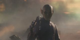 Skrulle to naprawdę wojownicza rasa – od wieków prowadzą szeroko zakrojoną batalię z Kree. Sęk w tym, że walczą oni również pomiędzy sobą; w wojnie domowej starły się ze sobą wszystkie grupy Skrulli. Dzięki swojej zdolności transformacji zwycięzcami okazali się Dewianci.