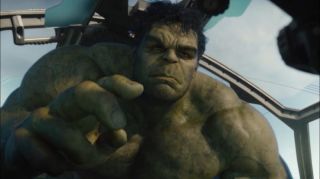 Ruffalo wychodzi z założenia, że inni członkowie Avengers boją się Hulka i traktują go jak „granat, który wrzuca się w środek walki, licząc na to, że rozrzedzi szyki wroga”.