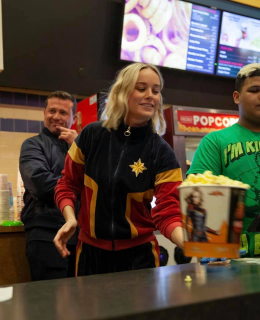 Kapitan Marvel - Brie Larson podczas akcji promocyjnej