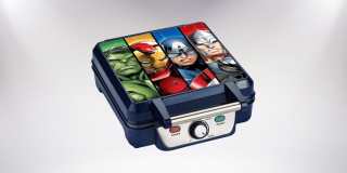 Najdziwniejsze przedmioty: gofrownica Avengers; cena - 30,53 USD